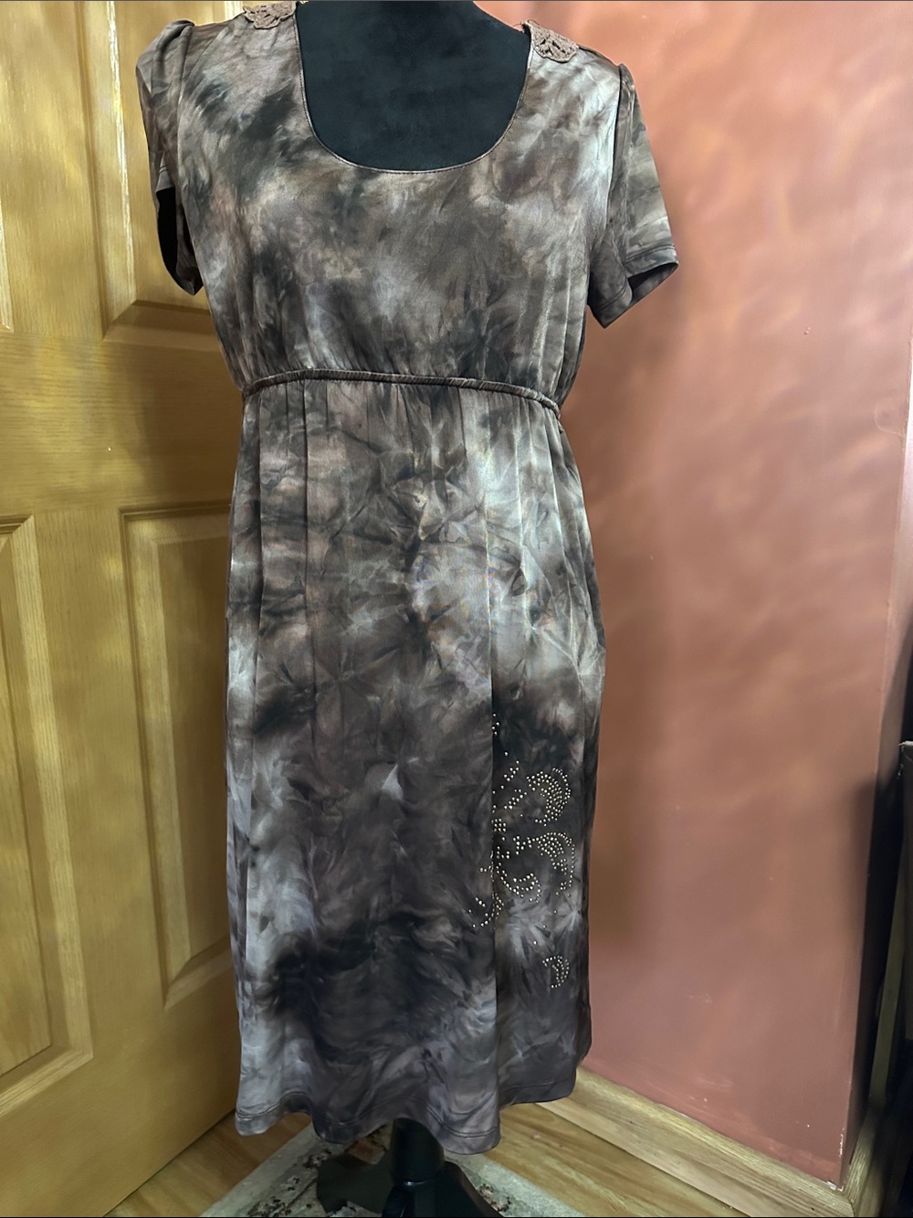 Tie-Dye Short Sleeve Midi Dress with Rhinestone Detail - Brown/Gray